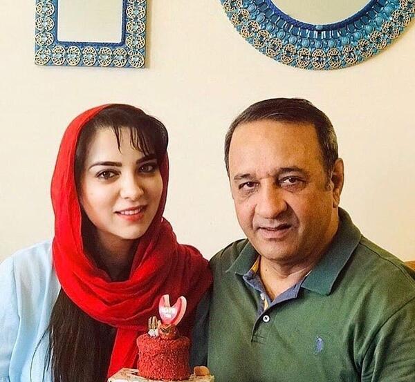 عکس با حجاب حمیرا