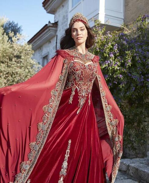 عکس لباس مجلسی بازیگران ترکیه