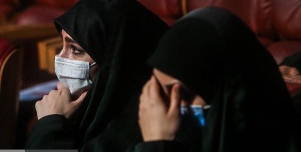 عکس گریه فرزند شهید