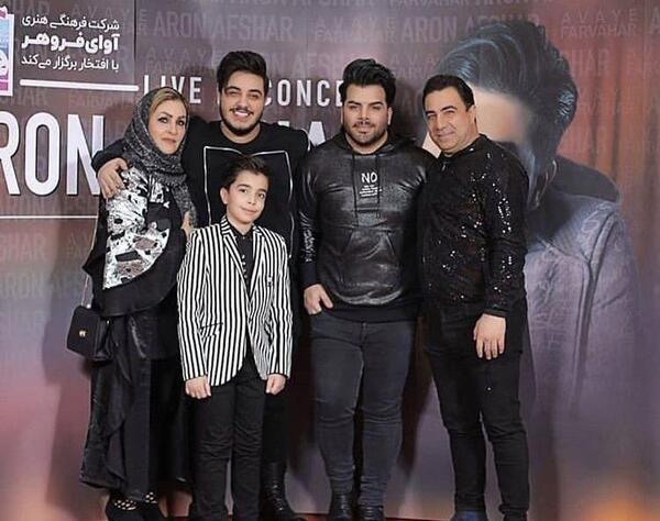 عکس دوست دختر آرون افشار