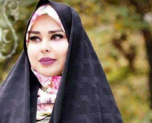 عکس زن با حجاب آرایش کرده