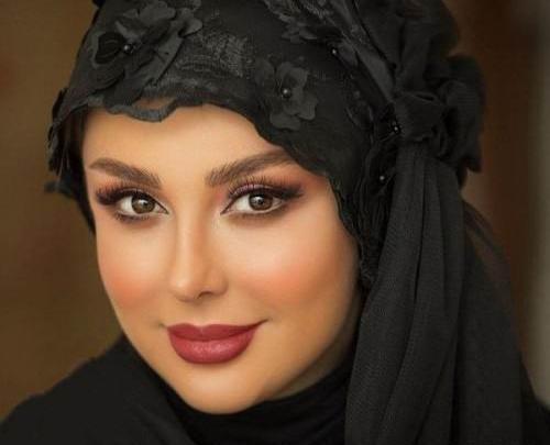 عکس زن با حجاب آرایش کرده