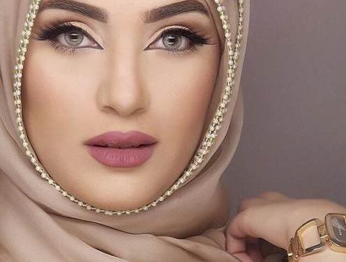 عکس زن با حجاب آرایش کرده