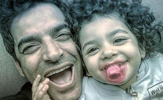 عکس خنده از ته دل بچه