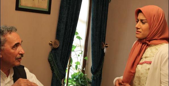عکس آزاده اسماعیل خانی در معمای شاه