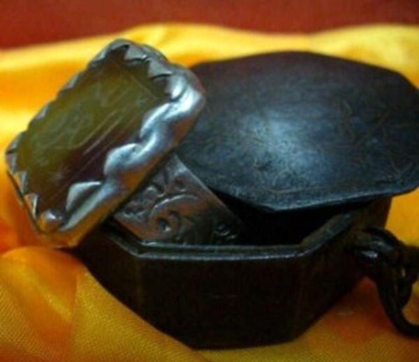 عکس واقعی شمشیر حضرت علی ع