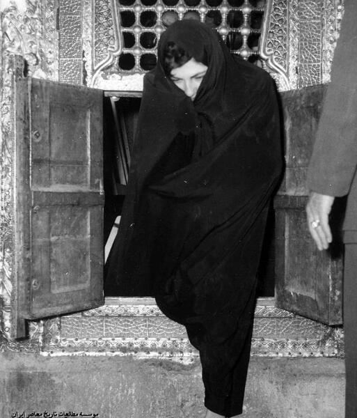 عکس با حجاب شهناز پهلوی