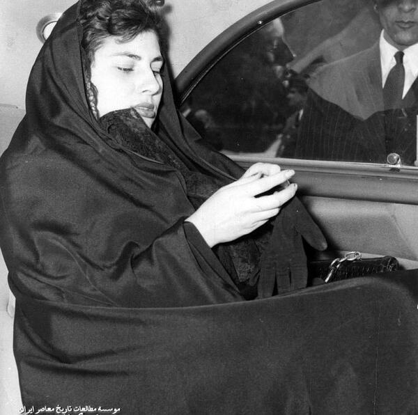 عکس با حجاب شهناز پهلوی