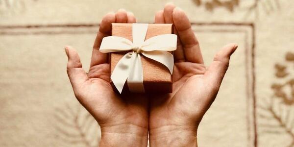 عکس ایده ی کادو برای روز معلم