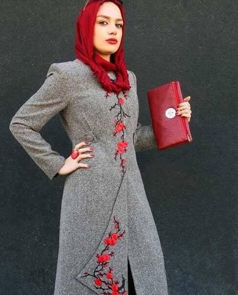 عکس مدل مانتو بلند گلدوزی شده