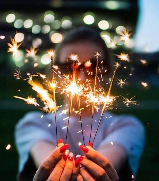 عکس پروفایل فانتزی شاد بدون متن