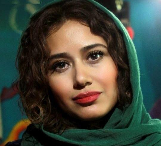 عکس شکوفه عزیزی در عصر جدید