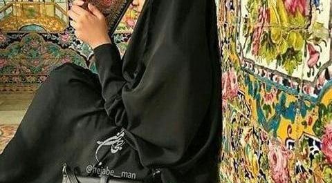 عکس زن چادری غمگین