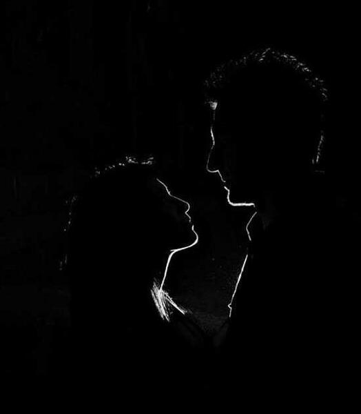 عکس سیاه رنگ برای تصویر زمینه