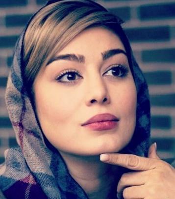 عکس سحر قریشی با مانتو جلو باز