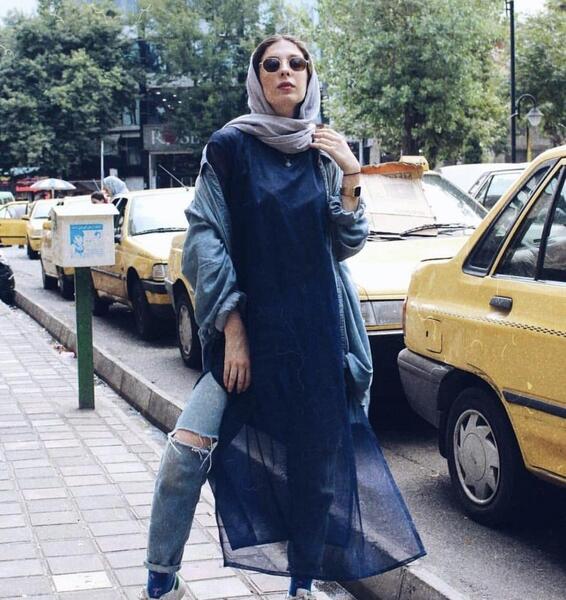 عکس مانتو اسپرت سرمه ای