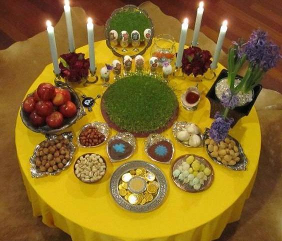 عکس سفره هفت سین روی میز عسلی