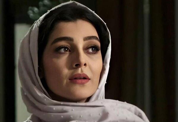 عکس با حجاب ساره بیات
