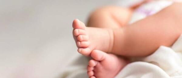 عکس پای نوزاد دختر