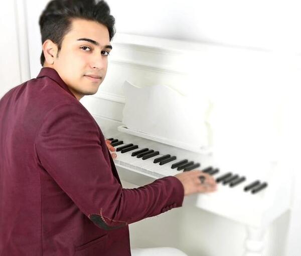 عکس پوریا سازنده