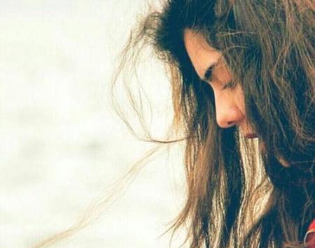 عکس دختر زیبا در حال گریه