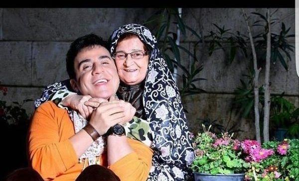عکس داریوش فرضیایی و مادرش
