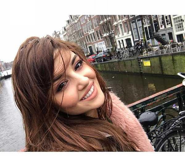 عکس های هانده ارچل در اینستا