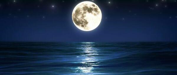 عکس ماه در شب برای پروفایل