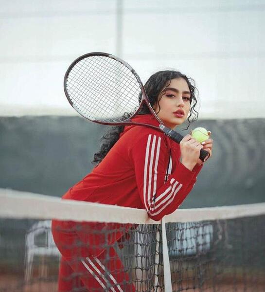 عکس ژست ورزشی دخترانه