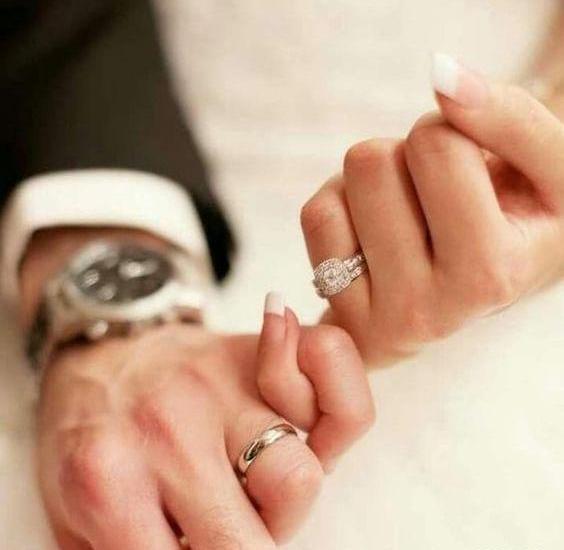 عکس حلقه ازدواج خیلی نزدیکه