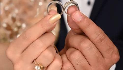 عکس حلقه ازدواج خیلی نزدیکه
