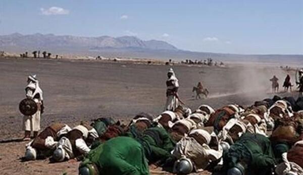 عکس نماز امام حسین در ظهر عاشورا