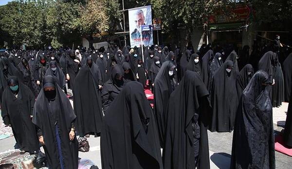 عکس نماز امام حسین در ظهر عاشورا
