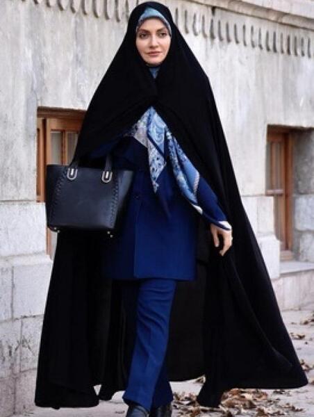 عکس خدیجه در فیلم در میان خاکستر