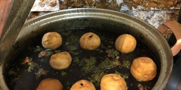 عکس قورمه سبزی روی گاز