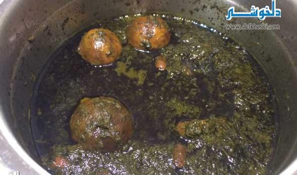 عکس قورمه سبزی روی گاز