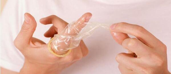 عکس کاندوم مردانه و نحوه استفاده
