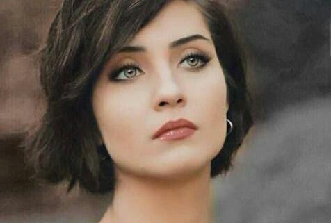عکس طوبا بویوک اوستون و همسرش