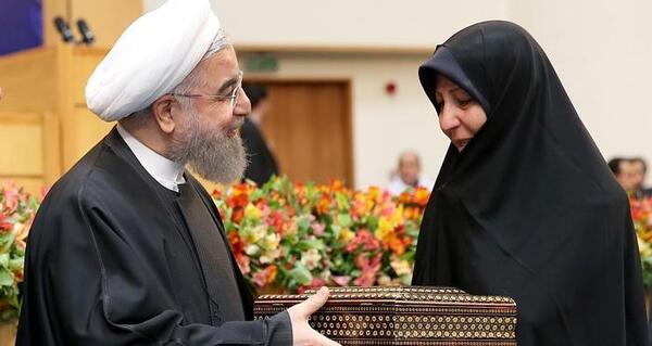 عکس همسر روحانی