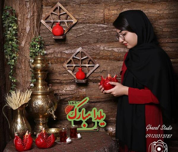 ژست عکس دخترانه یلدایی