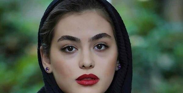 عکس پدر مادر ریحانه پارسا