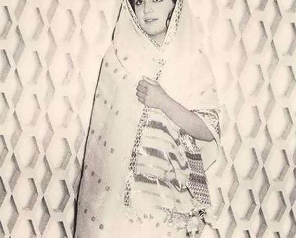 عکس زهره صفوی و خانواده اش