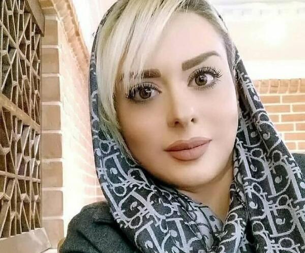 عکس زهره صفوی و خانواده اش