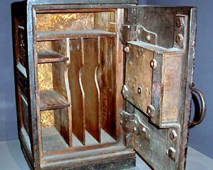عکس گاو صندوق چوبی