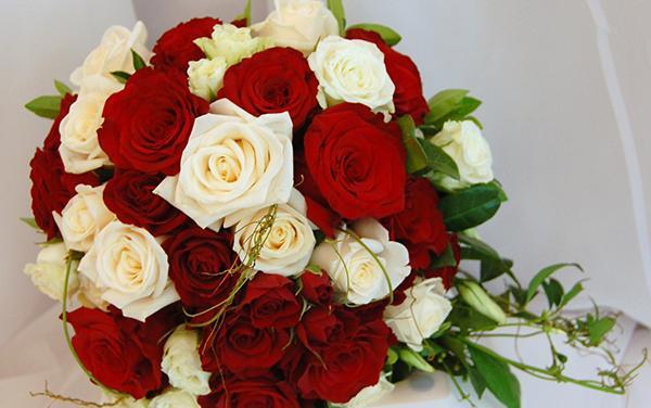 عکس دسته گل قرمز و سفید