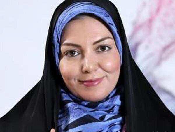 عکس آزاده نامداری با حجاب
