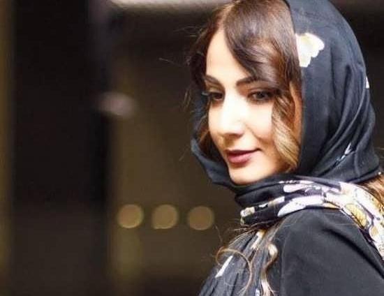 عکس سمیرا حسن پور با مانتو جلو باز