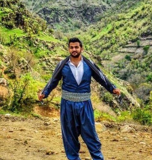 عکس لاتی با شلوار کردی