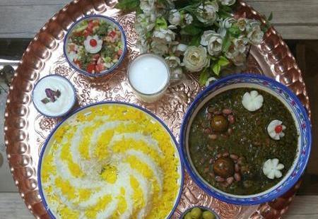 عکس قورمه سبزی سر سفره