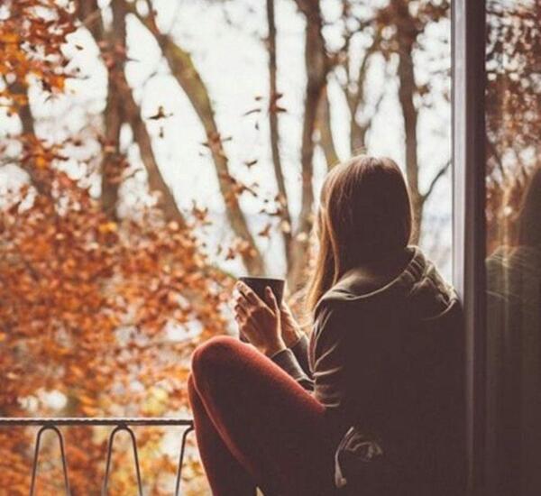 عکس دختر غمگین پاییز